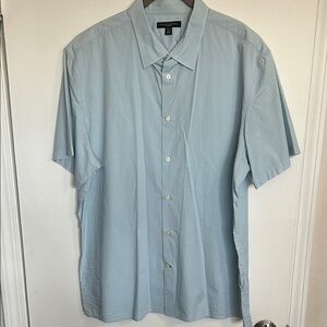 Banana Republic Men's Sky Blue Button Down Shirt